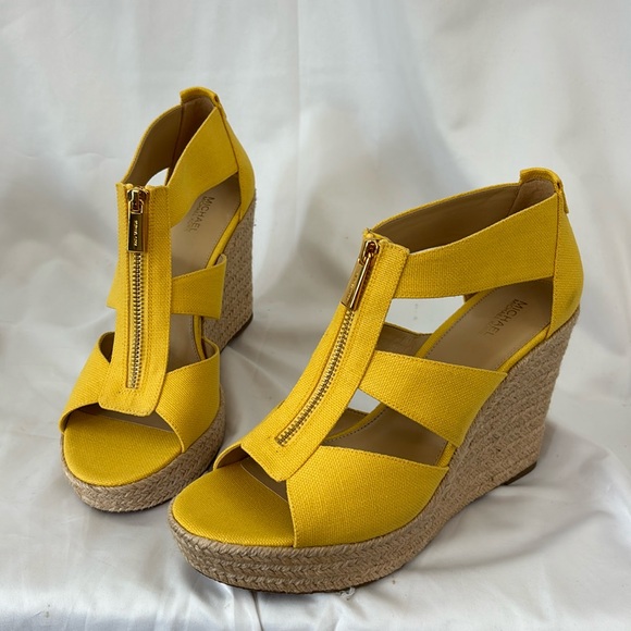 NWOT Michael Michael Kors sz9.5 canvas Damita Wedge Sandal in yellow… - Picture 1 of 7